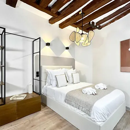 Appartamento Unique Near Notre-dame Parigi