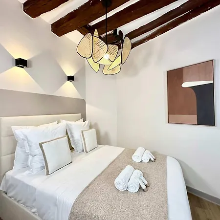 Appartamento Unique Near Notre-dame Parigi